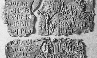 Bia đá cổ chứa ‘lời nguyền ma thuật đen’