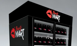 Máy bán mỹ phẩm tự động đầu tiên