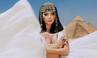 'Nữ đại gia kim cương' Lý Nhã Kỳ o ép vòng 1 đến 'nghẹt thở', khoe trọn đường cong 'căng đét'