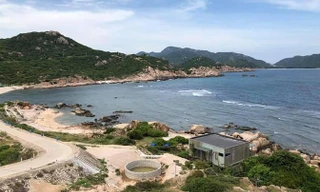 Tháo dỡ công trình trái phép, thu hồi dự án du lịch trên đất quốc phòng ở Khánh Hòa
