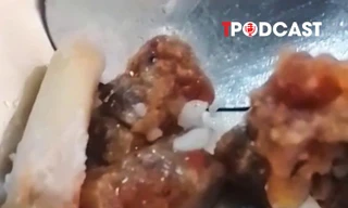 ĐIỂM TIN: Chồng nhảy lên nắp capo ô tô nghi bắt ghen vợ ngoại tình