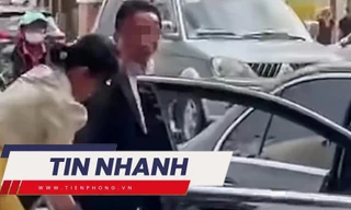 TIN NHANH: Người dọa chém nữ công nhân ngăn bẻ hoa ở công viên là ai?