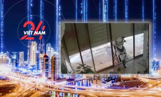 NHỊP SỐNG 24: Cô gái bị cửa cuốn đè cổ: Chuyên gia hướng dẫn thoát hiểm