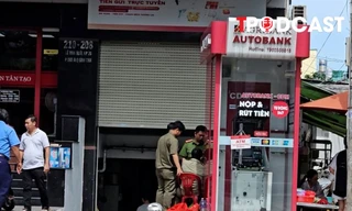 ĐIỂM TIN 8/12: Người đàn ông đập phá cây ATM liên tục than khổ, túng quẫn