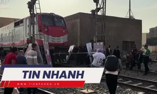 TIN NHANH: Mức án cho 8 bị cáo vụ cháy chung cư mini; Dùng răng kéo đoàn tàu gần 280 tấn