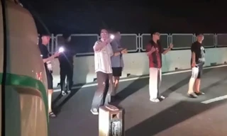 Kẹt xe ở cao tốc Vĩnh Hảo – Phan Thiết: Hát karaoke trên đường có thể bị xử phạt