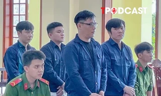 NÓNG 3/7: Ép các bé gái làm tiếp viên karaoke không trả lương, ra tòa kêu oan