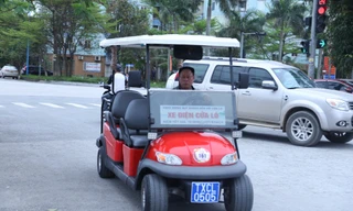 Dừng hoạt động xe điện ở biển Cửa Lò vì không có đường phù hợp