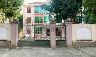 Loạt trụ sở 'tiền tỷ' bỏ hoang nhiều năm ở Nghệ An