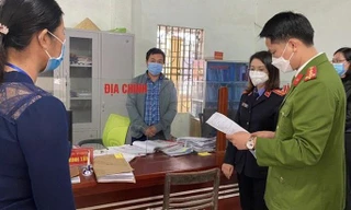 Nghệ An: Hai cán bộ địa chính xã chiếm đoạt tiền của nhiều người xin cấp 'sổ đỏ'