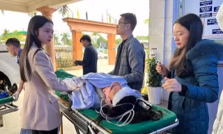 Mới nhất vụ sập trần lớp học, nữ sinh tổn thương đầu đã chuyển tuyến bệnh viện