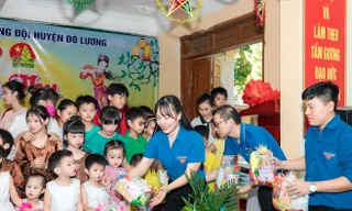 Trung thu đong đầy yêu thương đến với trẻ em mồ côi