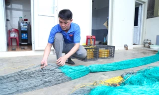 Chàng trai 9x khởi nghiệp với nghề đan lưới, thu hàng trăm triệu mỗi năm