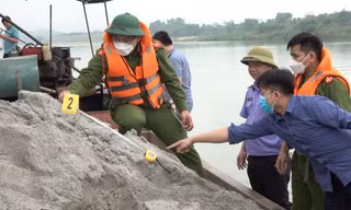 Phạt 300 triệu đồng một doanh nghiệp khai thác cát vượt công suất