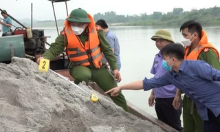 Phạt 300 triệu đồng một doanh nghiệp khai thác cát vượt công suất