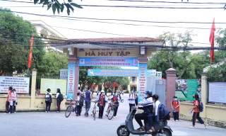 Bất cập học phí tại Nghệ An: Một lớp học, 2 mức thu 