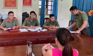 Nữ facebooker tung tin đồn ngân hàng vỡ nợ để câu view bán hàng online