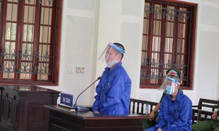 Nửa đêm đột nhập, chém liên tiếp mẹ con chủ quán bi - a để cướp tài sản