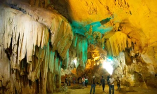 Khám phá hang động kỳ vĩ nhất miền Tây xứ Nghệ 