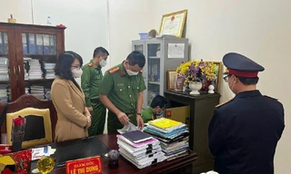 Khởi tố nữ giám đốc Trung tâm giáo dục nghề nghiệp ở Nghệ An