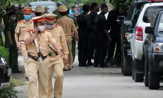 Toàn cảnh hàng trăm công an vây bắt nghi phạm bắn chết 2 người ở Nghệ An