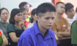 Đâm chết hàng xóm do mâu thuẫn từ chuyện trải chiếu đánh bài