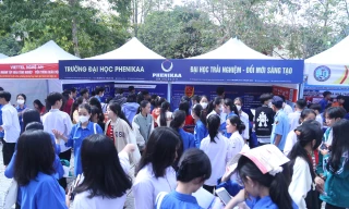 Tuổi trẻ Nghệ An sôi nổi ngày hội tư vấn hướng nghiệp, giới thiệu việc làm