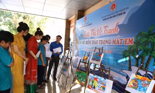 Sôi nổi ngày hội thanh thiếu nhi với Bác Hồ và biển, đảo quê hương