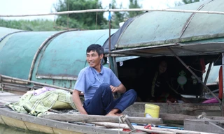 Giấc mơ an cư của những người sống cảnh 'nước sông, gạo chợ'