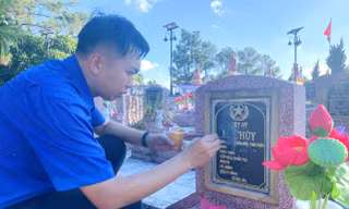 Tuổi trẻ tri ân Mẹ Việt Nam anh hùng, thương bệnh binh
