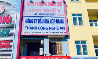 Một luật sư bị khởi tố về tội lừa đảo