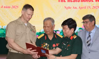 Những kỷ vật xoa dịu vết thương chiến tranh