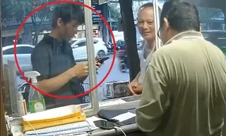 Phẫn nộ clip thanh niên mua 4 thẻ cào mệnh giá 500.000 đồng rồi bỏ chạy