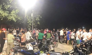 Đâm vợ, phóng hỏa đốt nhà hàng xóm rồi lao xuống sông 