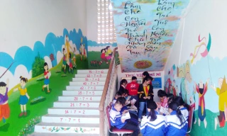 Gốc cây, gầm cầu thang 'hoá' thư viện cho học trò nơi rẻo cao xứ Nghệ