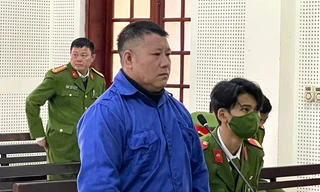 Một giáo viên phải nhận 20 năm tù vì 1 triệu đồng công xách thuê ma túy