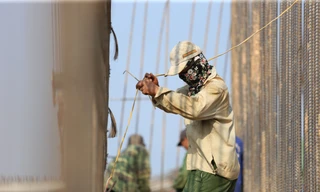 Công nhân đội nắng bỏng rát thi công trên công trường cao tốc Bắc – Nam 