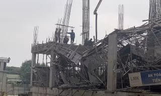 Sập sàn bê tông tại Trung tâm Thương mại đang thi công