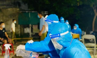 Lấy mẫu xét nghiệm ở Nghệ An