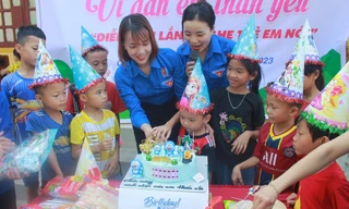 Ngày cao điểm chiến sĩ tình nguyện vì đàn em thân yêu của tuổi trẻ Nghệ An 