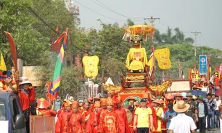 Lễ rước thần tại lễ hội 10 năm tổ chức một lần