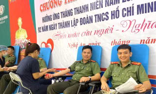 Cán bộ, chiến sĩ công an Nghệ An hiến máu tình nguyện