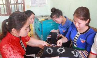 Lớp học văn hóa Thái miễn phí cho đoàn viên thanh niên