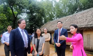Những người phụ nữ kể chuyện Bác