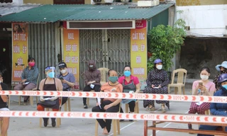 Test nhanh COVID-19 lần 2 với những “điểm nóng” tại thành phố Vinh