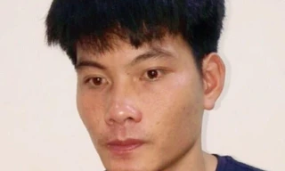 Bé gái đang ngủ bỗng bị đối tượng lạ mặt nhét giẻ vào miệng, hiếp dâm