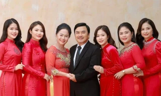 Xúc động câu chuyện 5 cô con gái xây nhà khang trang báo hiếu bố mẹ