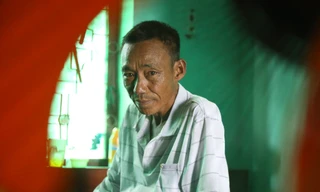 Bệnh nhân chạy thận kiệt sức chống chọi với nắng nóng đỉnh điểm