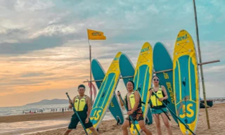 Trải nghiệm chèo SUP đón bình minh tuyệt đẹp trên biển Cửa Lò