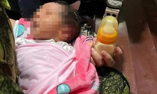 Bé trai sơ sinh bị bỏ rơi trước trạm y tế trong đêm cùng bỉm, sữa